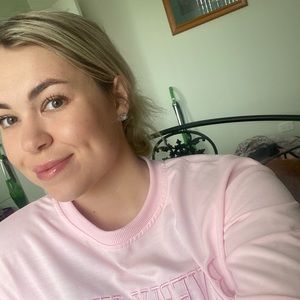 Meet your Posher, Caitlin